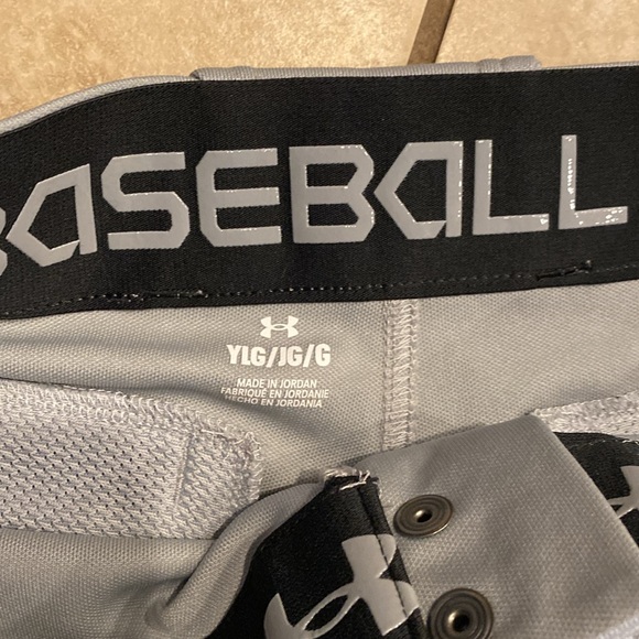 Under Armour, baseball knickers, size youth L - Picture 2 of 3